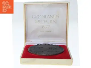 Grønlandsmedaljen 1977 i æske fra Anders Nyborg AS (str. Ø 6,7 cm)
