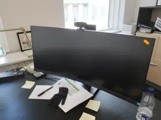 Computerskærm samt dockingstation