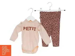 Baby bodystocking og leggings sæt fra Petit (str. 62)
