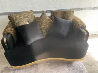 Detaljeret og blød sofa