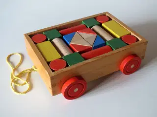 Klodsvogn med farvede klodser