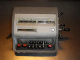 Antikvitet: "Svinger" Kalkulationsmaskine fra 1950
