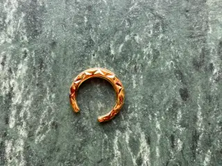 Jane Kønig earcuff