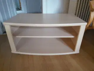 tv bord i lys træ