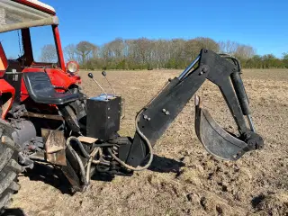 Gravearm til traktor