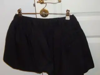 Bobbel-agtig nederdel sælges