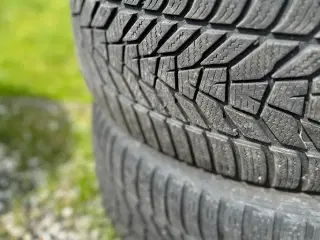 Vinterdæk, Continental, 245 / 40 / R19