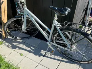 Flot velholdt damecykel