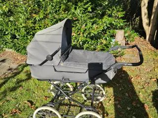 Barnevogn, ældre, brugt, fungerer fint