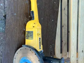 Vinkelsliber mærke DeWalt med ny skibe
