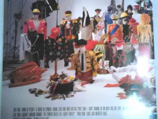 Elton John, Reg Strikes Back LP