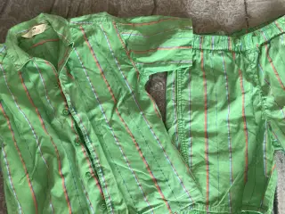 Grønstribet shortssæt