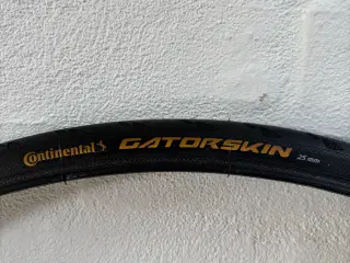 Continental Gatorskin cykeldæk i størrelsen 25 mm