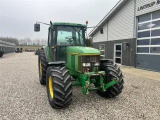 John Deere 6800 Med frontlift.