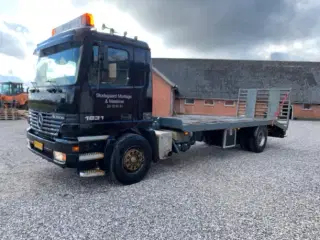 Mercedes Benz Actros 1831 maskintransporter