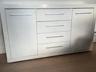 Højglansskab i hvidt