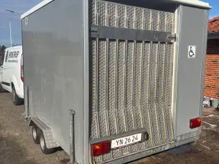 Handicapvogn med rampe