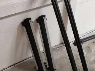 Tagbøjler med lås.