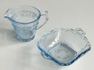 Sukker- og flødesæt, lyseblåt glas