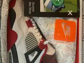 Air Jordan 4 retro fire red