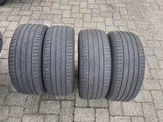 sælges 4 stk sommer dæk  str 215/50zr17. 
