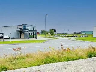 Ca. 839 kvm boxbutik. detailhandel. lager eller....?