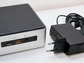 Intel NUC5I3RYH mini PC