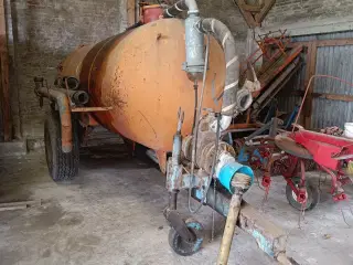 - - - Slamsuger 3,5 tons (momsfri)
