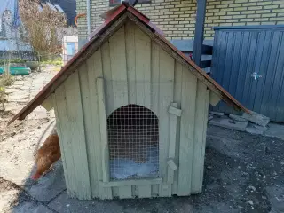 Lille hus til høns, kaniner, hunde og andre smådyr