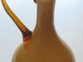 Mundblæst, ravgul glaskande