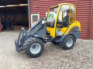 Eurotrac W12 med førerhus