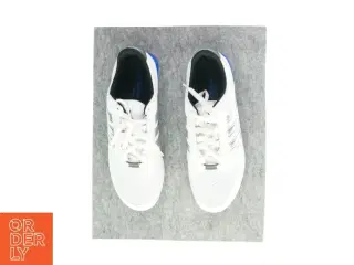 Sko fra Adidas (str. 44)