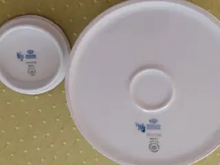 Tekande DOMINO kgl porcelæn