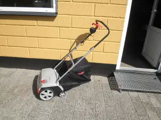 Kombineret vertikalskærer/plænelufter m/opsamler