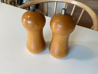 Salt og peber sæt i træ
