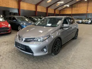 Toyota Auris 2,0 D-4D T2 Premium Comfort