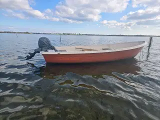 Båd med motor og traler til salg el bytte