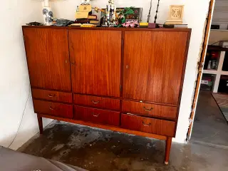 Skænk i teak