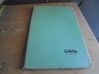 Scrapbog med udklip fra o. 1964-68  