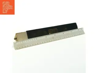 Gammel målestok (str. 32x3 cm)