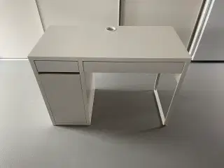 Skrivebord fra Ikea