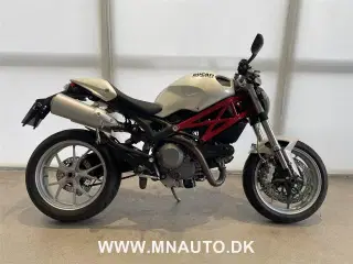 Ducati Monster 1100 ABS