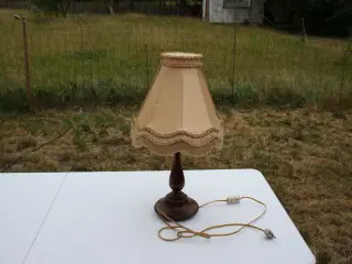 Ældre Bordlampe