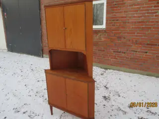 1 stk Teak Hjørneskab med Nøgle