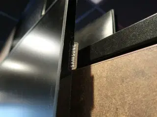 Fladskærm SAMSUNG