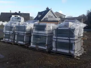 Nye plastdøre og vinduer