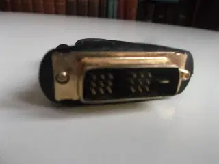DVI-D han ( 18 + 1 Pins ) til HDMI adapter