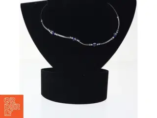 Halskæde med blå perler (str. 45 cm)