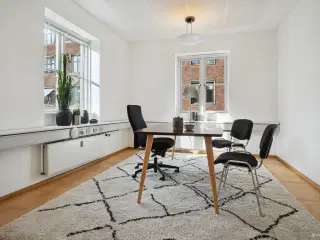 Serviceret kontorhotel med pladser fra 7990!