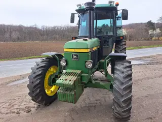 John Deere 2850